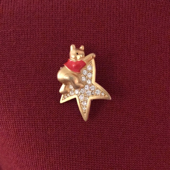 Vintage Disney Winnie the Pooh on Rhinestone Star Pin Brooch - Picture 1 of 6